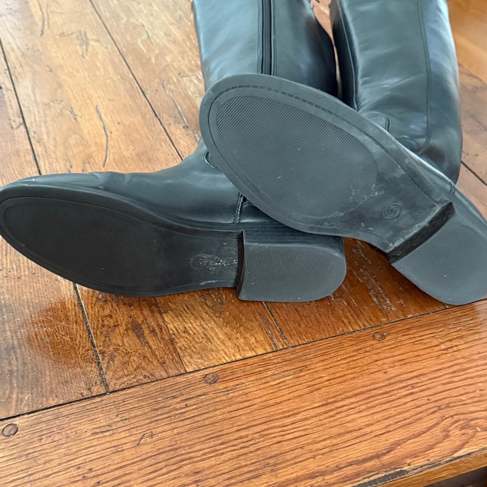 Black Knee-High Leather Boots - Picture 3 of 3